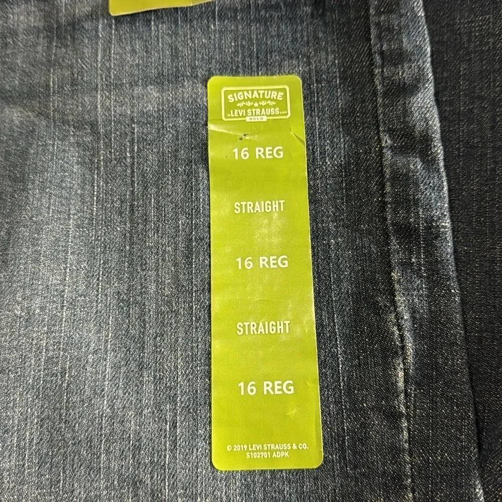 SIGNATRE by LEVI JEANS SIZE 16